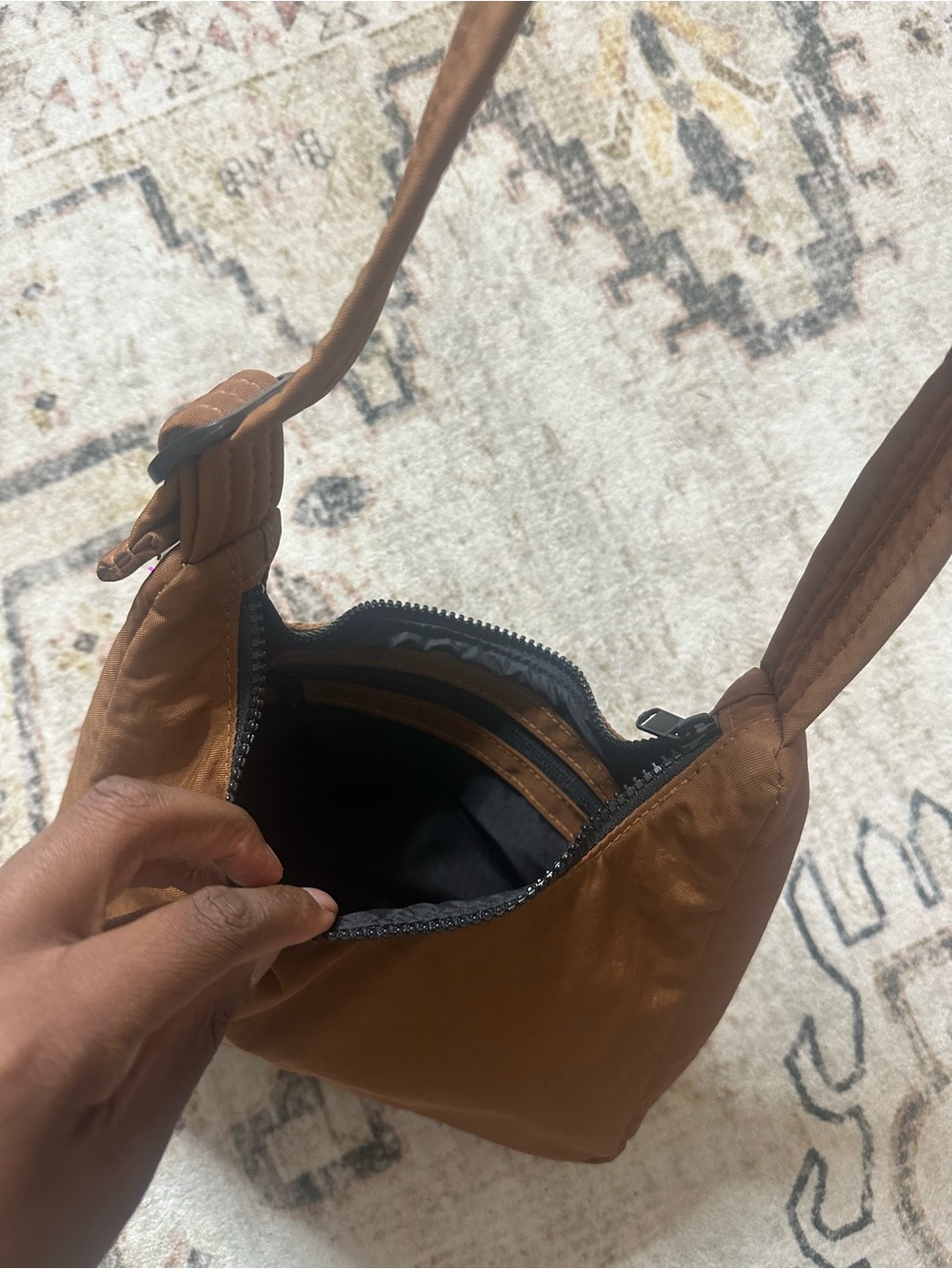 BAGGU mini nylon Shoulder Bag (new brown) - Picture 2 of 2